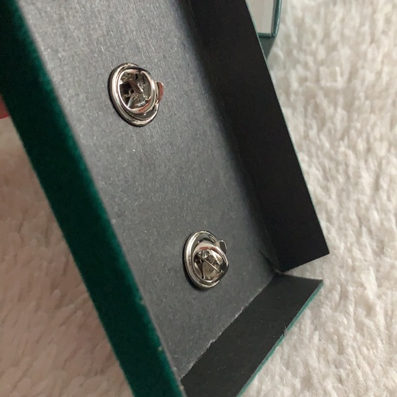 New in box silver Snowman Pin/Brooch Holiday - Picture 5 of 11